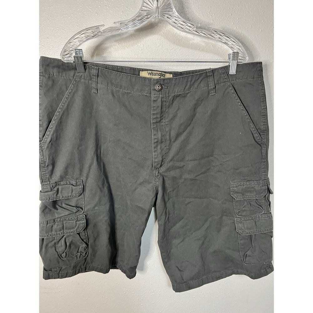 Wrangler Authentics Cargo Utility Shorts Khaki Tan Mens 40- 10" Inseam Pockets